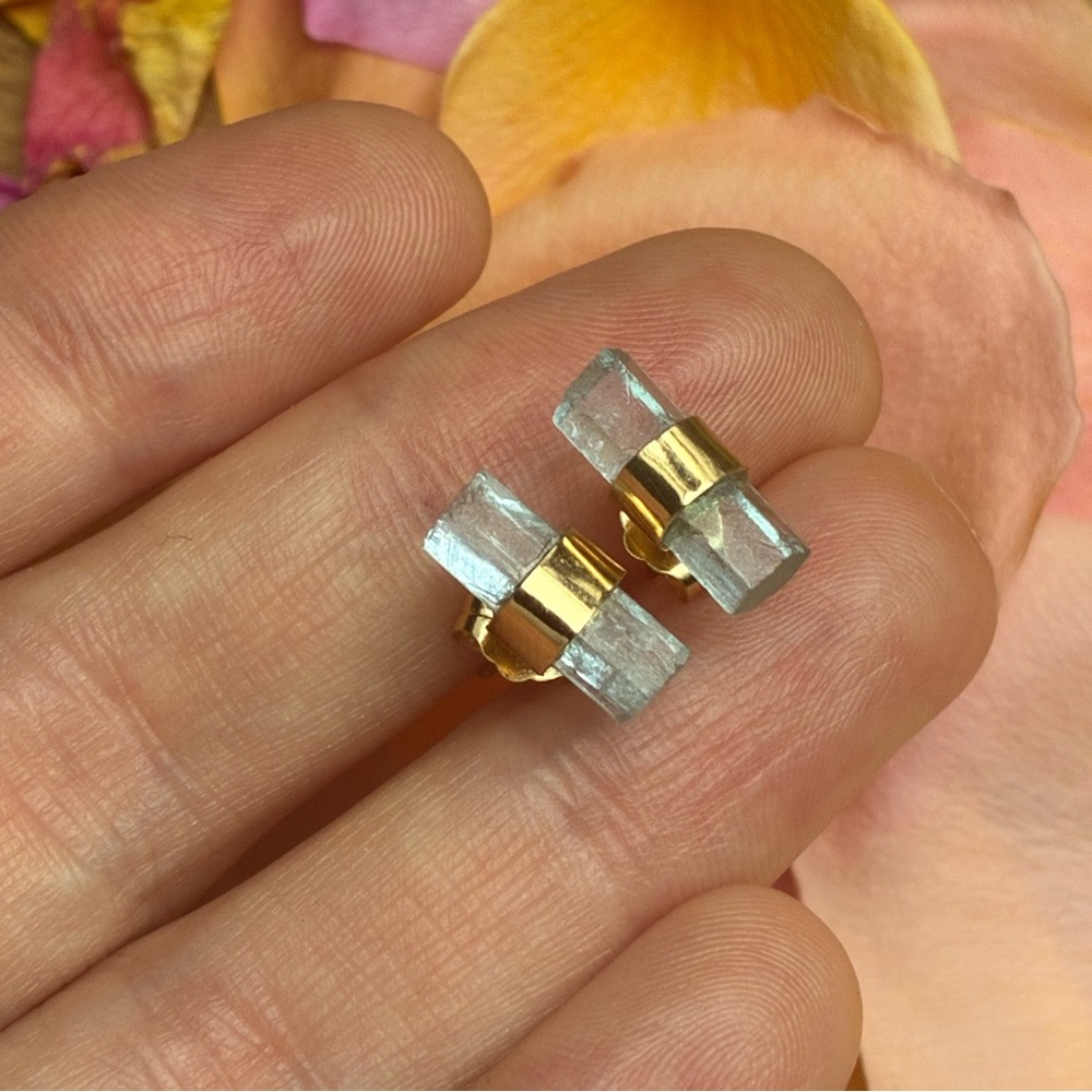 18k solid yellow gold aquamarine raw earrings studs - make offers 🦋💙🦋